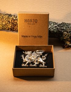 Welsh Dragon Keyring. A sculpted welsh dragon in high quality pewter