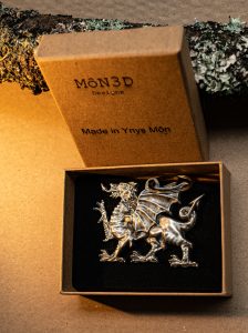 Welsh Dragon Keyring. A sculpted welsh dragon in high quality pewter